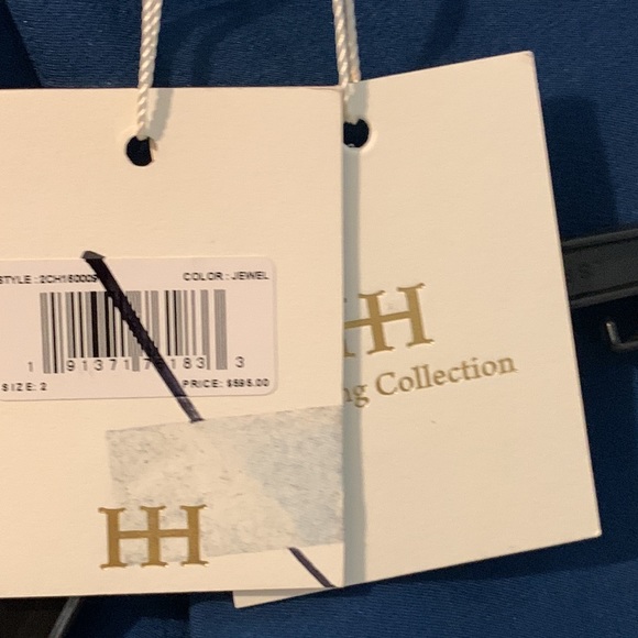 Halston Heritage Peacock Blue Gown. V-neckline with spaghetti straps. Size 2. - Picture 6 of 10